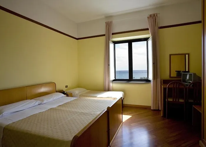 Отель Vittoria Сапри