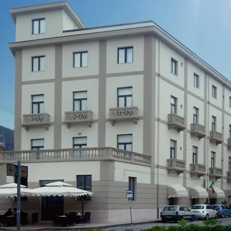 Hotel Vittoria 3*